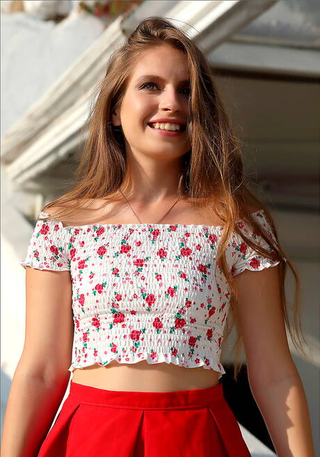 MPL Studios offers a free pic gallery with Aristeia unveiling nice form